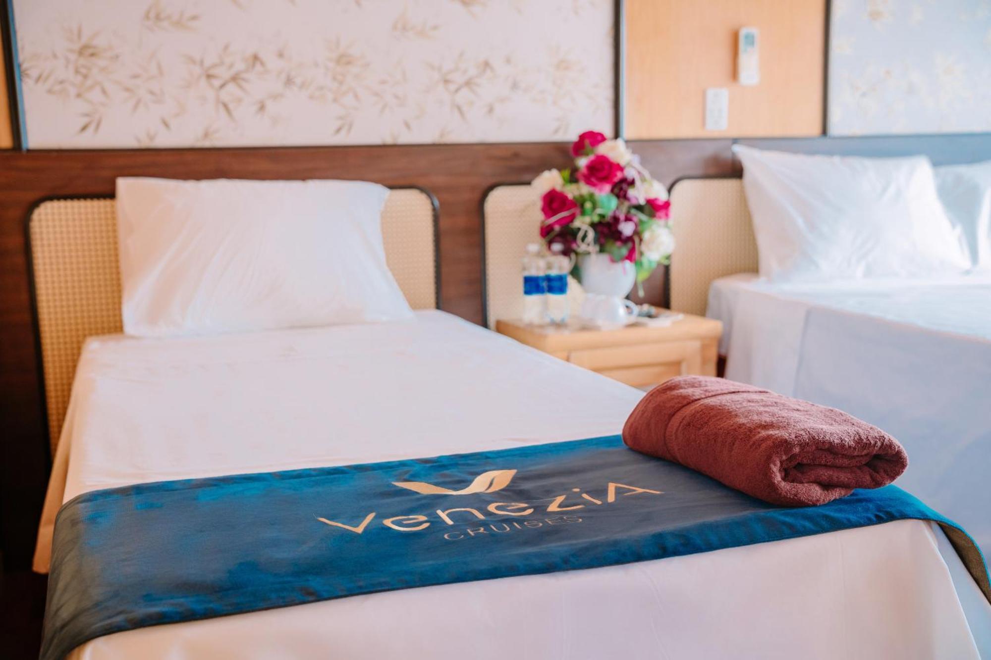 Venezia Cruises Hotel Ha Long Buitenkant foto