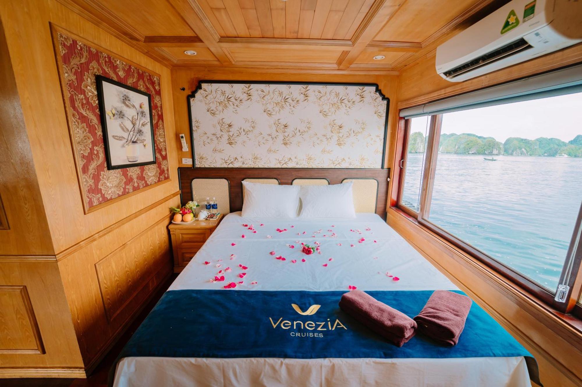 Venezia Cruises Hotel Ha Long Buitenkant foto
